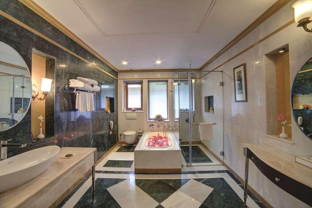 Ramada Udaipur Resort & Spa Room photo