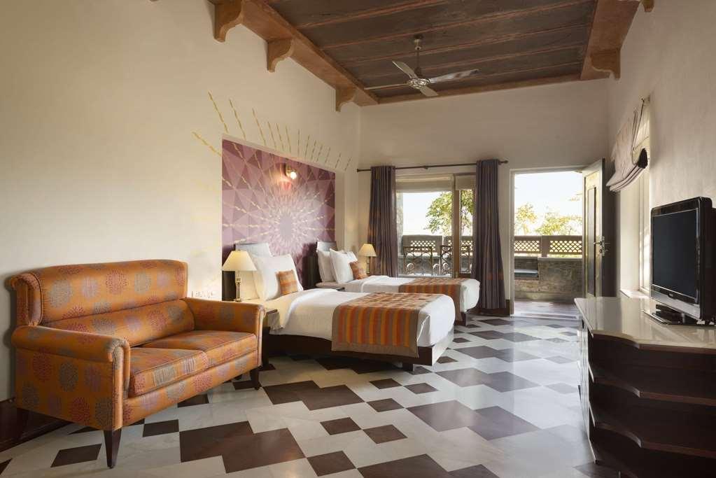 Ramada Udaipur Resort & Spa Room photo