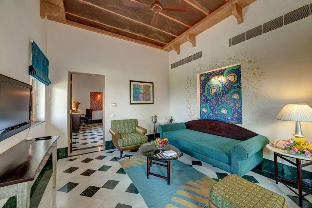 Ramada Udaipur Resort & Spa Room photo